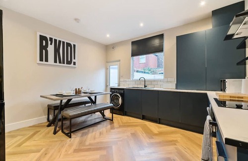 Manchester House | Modern Home Near City Ctre Etihad Co-op Arena