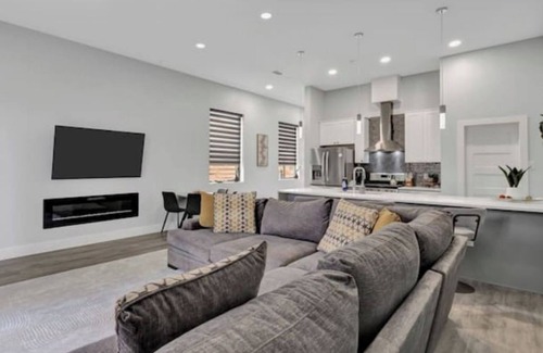 Dallas House | Modern Home near Downtown