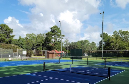 Mossy Oaks House | Modern home near historic downtown and Port Royal town beach. Pet friendly!