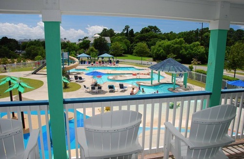 Bermuda Bay House | Modern home. Short stays. Amazing pool 🏊‍♀️ Centrally located to shopping & beach!