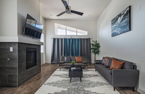 Mesa Del Sol Innovation Park House | Modern Home w/4BR Next to Netflix, Airport, Casino