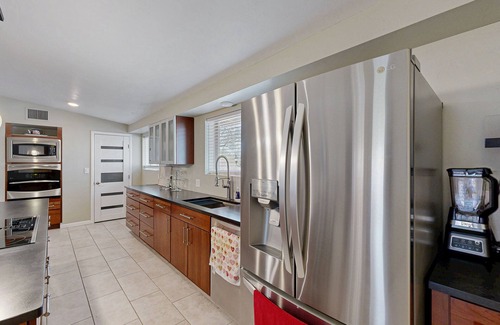 Casas Adobes House | Modern Home w/Casita, foosball and pool tables, patios, BBQ grills, fire pits