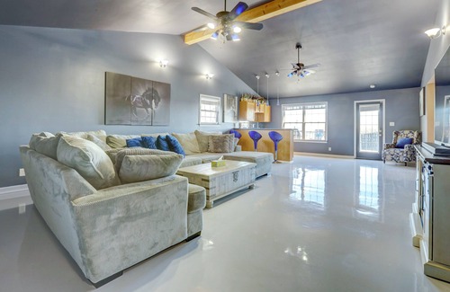 Lexington House | Modern Home w/Fenced Yard: 4 Mi to Dtwn Lexington