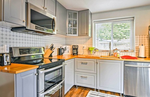 South Natomas House | Modern Home w/ Pool & Office - Near DT Sacramento!