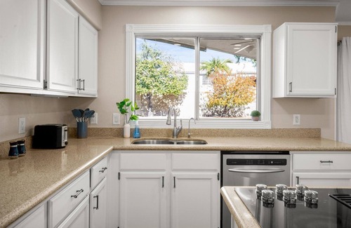 Upland Hills House | Modern Home w/Pool & Spa | Sleeps 10