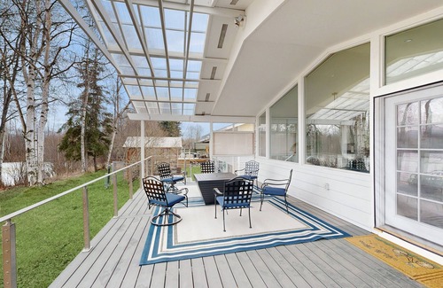 Campbell Park House | Modern home w/water and mountain views, spacious deck, BBQ, & nearby activities