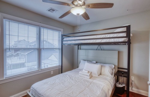 Highlands House | Modern Home - Walk to Beach - Fast Wi-Fi