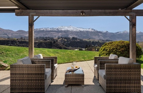 Lower Shotover House | Modern Home With Beautiful River Views