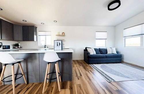Blackhawk House | Modern Home with Hot Tub + Sauna