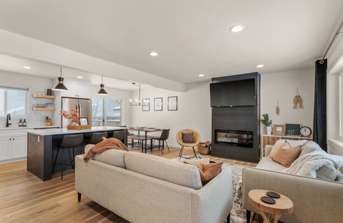 Coeur d'Alene House | Modern Home with Ping-Pong Table | Near Downtown CDA