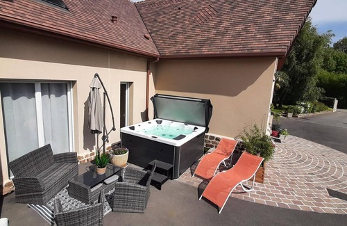 Athis-Val de Rouvre Cottage | Modern house with enclosed garden and private SPA in Normandy