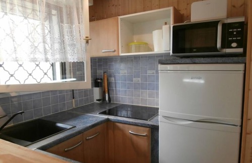 Le Penon House | Modern House Close to Forest and Ocean with Garden, Terrace, and BBQ