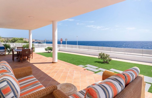 S'Algar House | Modern house for your holidays on the seafront