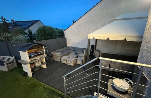 Jouy-le-Moutier House | Modern house