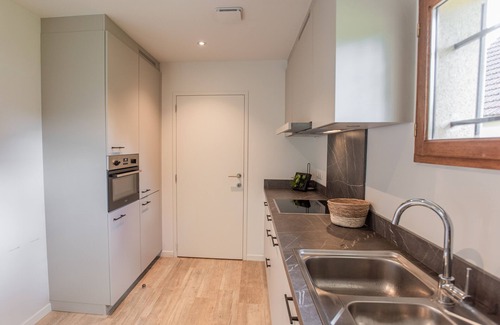 Lacapelle-Marival House | Modern house on holiday park with swimming pool