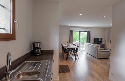 Lacapelle-Marival House | Modern house on holiday park with swimming pool