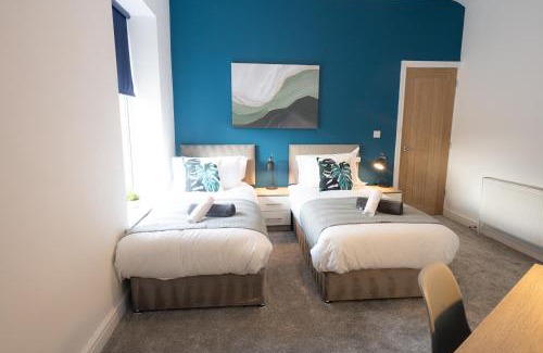 Padiham House | Modern House Ideal For Families and Contrators