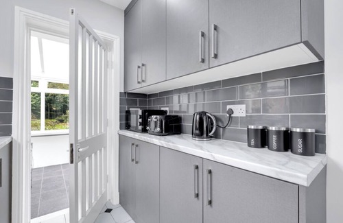 Welford House | Modern House In Leicester|Private Drive|Xbox