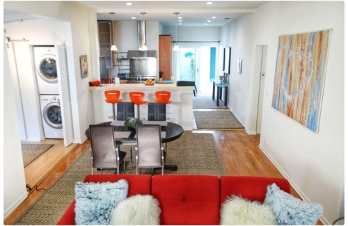 West Hollywood West House | Modern House with a pool