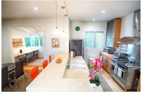 West Hollywood West House | Modern House with a pool