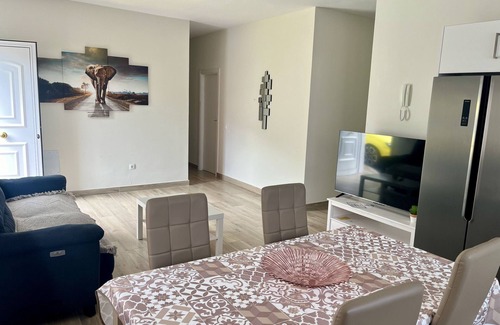 Icod de los Vinos Cottage | Modern House with beautiful Views of Teide for up to 4 people