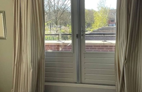 Eemnes House | Modern House with Garden near Amsterdam