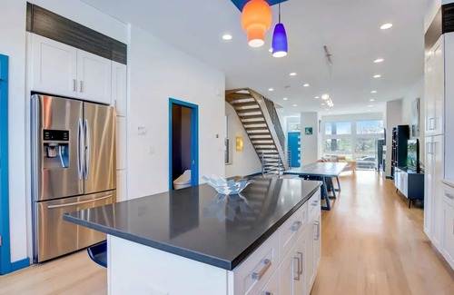 West Town House | 🌟 Modern Humboldt Park 5-Bed, 3.5-Bath Home 🌟