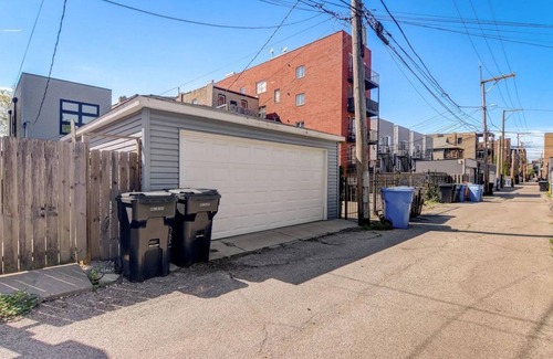 West Town House | 🌟 Modern Humboldt Park 5-Bed, 3.5-Bath Home 🌟