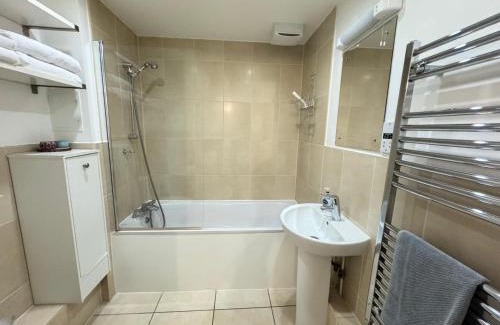 Dalston Apartment | Modern & Ideally Located 2BD Flat Heart of Dalston