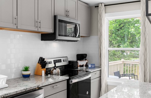 Birmingham Hotel | Modern in Magic City 2 Units