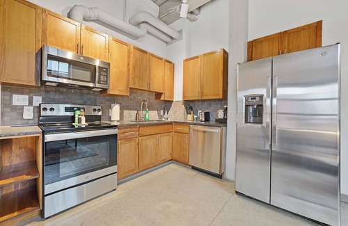 Downtown Cleveland Bed & Breakfast | Modern Industrial 1BR | Heart of Cleveland