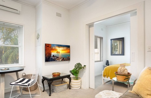 Drummoyne Apartment | Modern Inner-West Apartment with On-site Pool