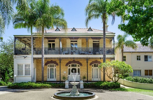 Drummoyne Apartment | Modern Inner-West Apartment with On-site Pool