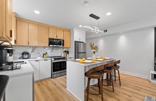 Oak Cliff Apartment | Modern Japandi 2BR w/Parking & EV Charger