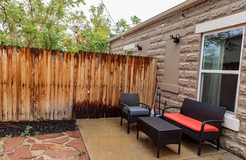 Jefferson Park House | Modern Jefferson Park Duplex! Minutes to Downtown, Aquarium, Lohi and Highlands