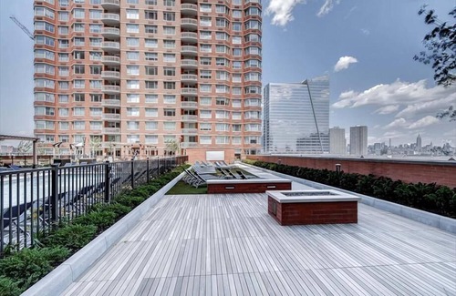 Hudson Exchange Apartment | Modern Jersey City 1BR | Work Desk + Wi-Fi | by GLS