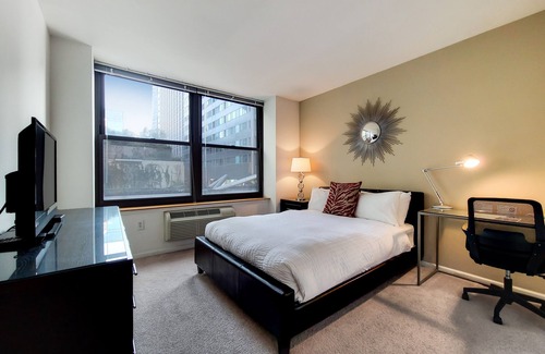 Downtown Jersey City Apartment | Modern Jersey City One Bed in Luxury Building