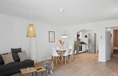 Westerdeichstrich Apartment | Modern KüstenHygge 1 with garden & parking space