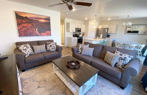 Kanab House | Modern Kanab Family Townhome by Downtown, Near Zion, Bryce, Lake Powell!