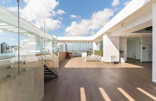 Viejo Arroyo Hondo Condo | Modern King Size Bed Condo with Pool by Agora Mall