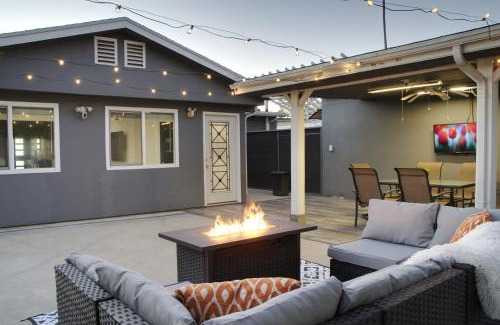 Panorama City House | Modern LA Home - King Bed, Outdoor Living, Firepit