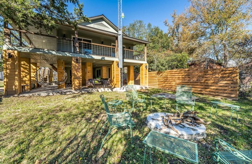 Somerville House | Modern Lake House 2 Units, Pool, Lake 3Min, Pets