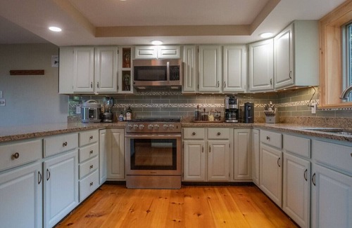 Pine River Pond House | Modern Lakefront Cabin (Pet Friendly, King Beds)