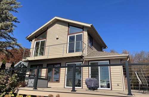 Eagle Lake House | Modern lakefront house, spectacular views and recreation equipment!