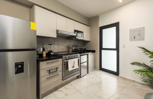 Merida Municipality Apartment | Modern Lakeview Condo in Cabo Norte