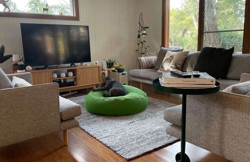 Somers House | Modern, Light & Comfortable 3 Bedroom Beach House