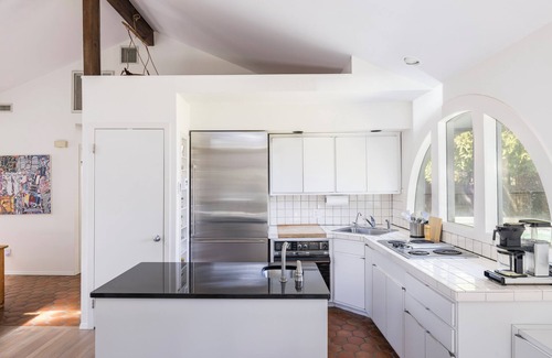 East Hampton House | Modern, light-filled home steps from Sammy's Beach