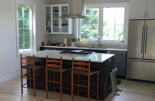 Camden House | Modern, Light-filled, Quiet Home within 5 Minute Walk to Harbor and Beach