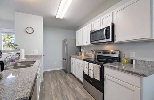 Livingston House | Modern Livingston Home In Gated Lakeside Community
