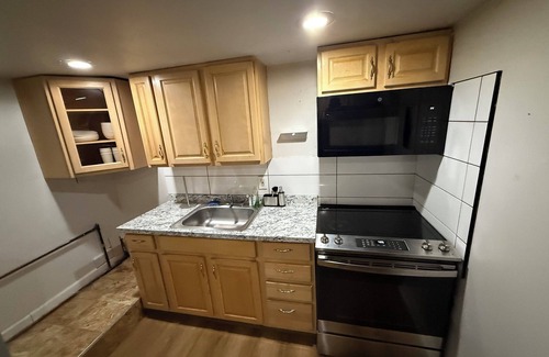 Weequahic Apartment | Modern Loft 9min from EWR